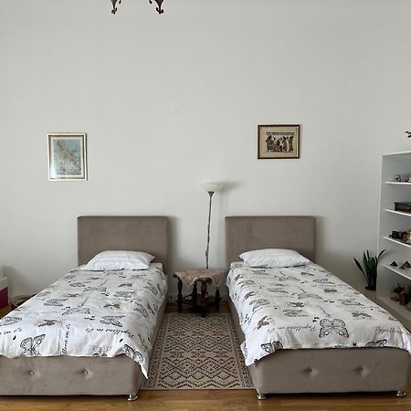 The Best Location Salon Apartment With Main Street View Sarajewo Zewnętrze zdjęcie
