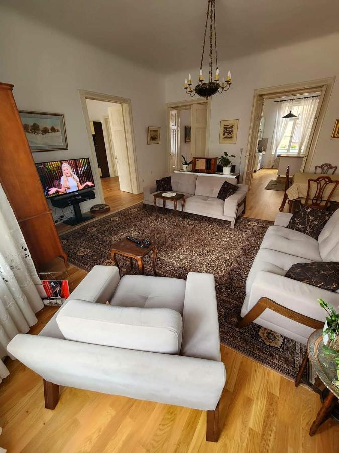 The Best Location Salon Apartment With Main Street View Sarajewo Zewnętrze zdjęcie