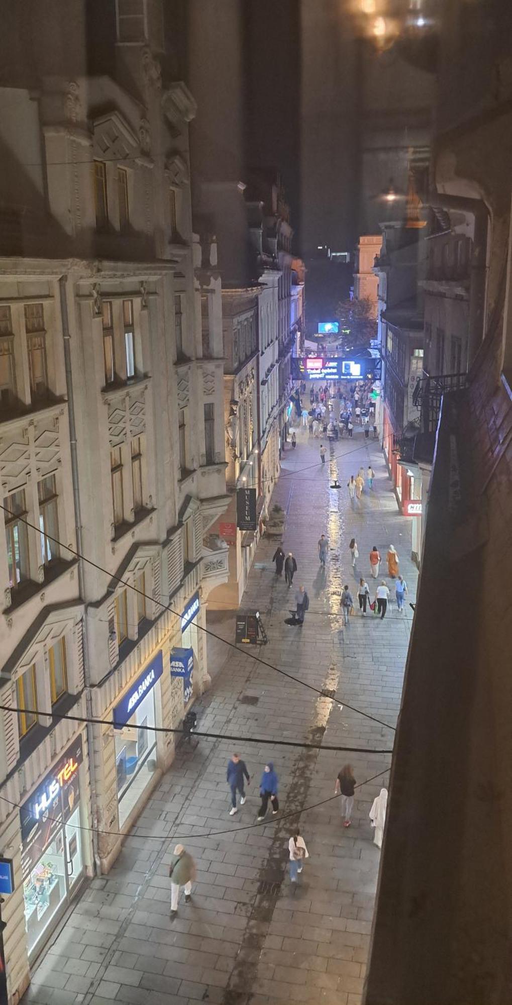 The Best Location Salon Apartment With Main Street View Sarajewo Zewnętrze zdjęcie